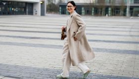 Non chiamarle ciabatte! Le Crocs Dylan sono le mules più comode che indosserai quest’anno