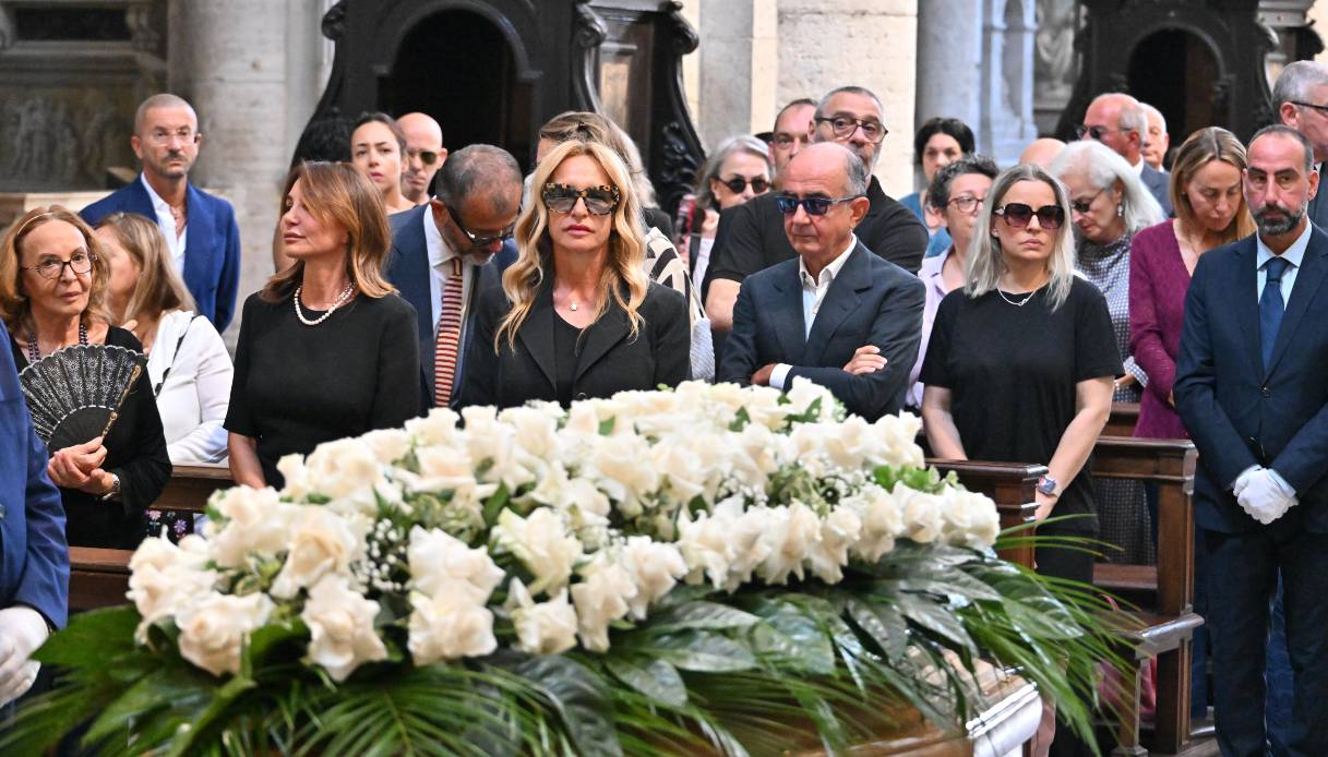 Fulvio Lucisano, la commozione delle figlie Federica e Paola al funerale: l'addio più amaro