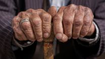 A 119 anni vive in povertà ma è la persona più anziana al mondo
