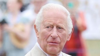 Re Carlo, il tour con Camilla dopo il ritorno di Harry e Meghan Markle