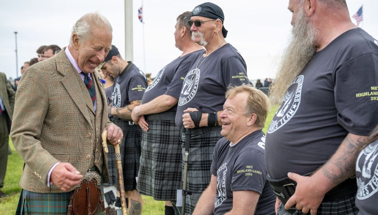Re Carlo incontra i Wounded Highlanders