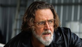 A 62 anni Russell Crowe si allena ancora come un gladiatore (questa volta con una star del wrestling)