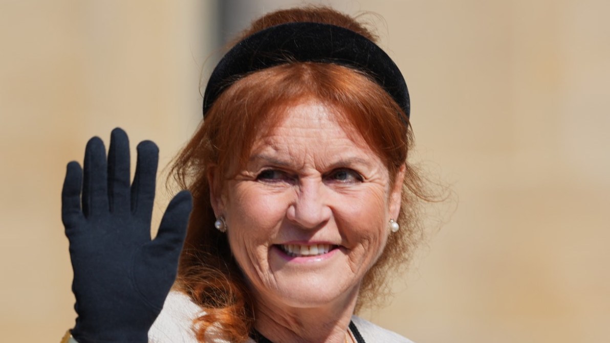Sarah Ferguson torna in Inghilterra: il rientro mentre Meghan avvicina a Londra