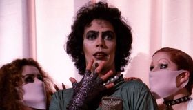 Immortale Tim Curry, i ruoli più iconici da It a The Rocky Horror Picture Show
