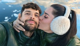 Il viaggio di nozze di Valentina Vignali in Groenlandia: bikini tra i ghiacci e paesaggi mozzafiato