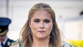 Amalia d’Olanda ai Campionati mondiali di equitazione mostra per la prima volta la cicatrice al braccio