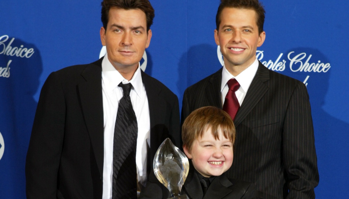 Charlie Sheen, Angus T. Jones e Jon Cryer 