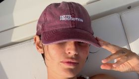 Statement cap: il cappellino con visiera ricamato è il pezzo cult su cui puntare ora
