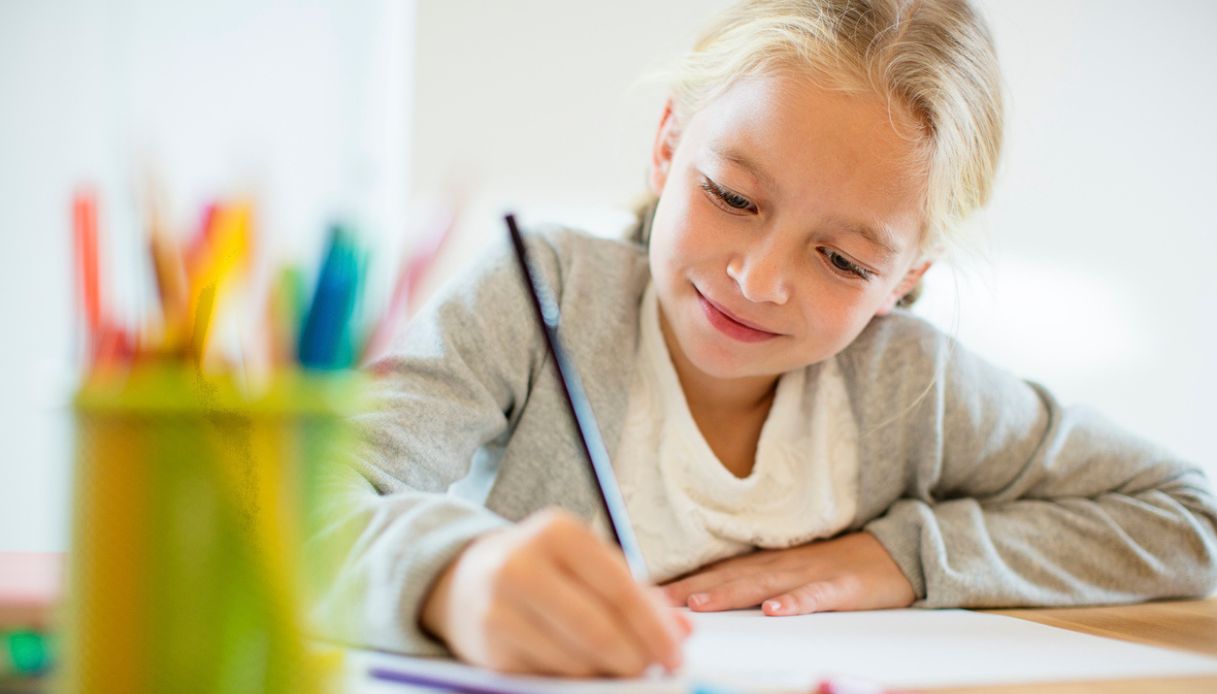 Bambini che disegnano
