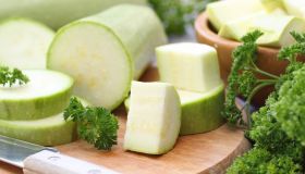 Ghiaccioli di zucchine, l’antico trucco rinfrescante dei siciliani (che funziona)