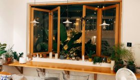 La finestra pass-through che trasforma il top in bancone bar