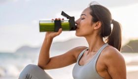 Il mini frullatore per smoothie e frappé da 14mila recensioni è in offerta irresistibile