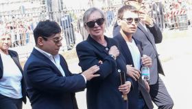 Funerale Franco Baresi, il dolore della famiglia. Martina Colombari accompagna Costacurta