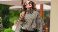 Jennifer Lopez e quel look con windbreaker che anticipava le tendenze di settembre