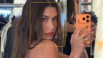 Il cerchietto a zig zag di Hailey Bieber riaccende la mania anni ’90 (e costa pochissimi euro)