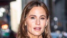 Jennifer Garner, dopo il compleanno di Ben Affleck sfoggia la gonna più chic dell’estate