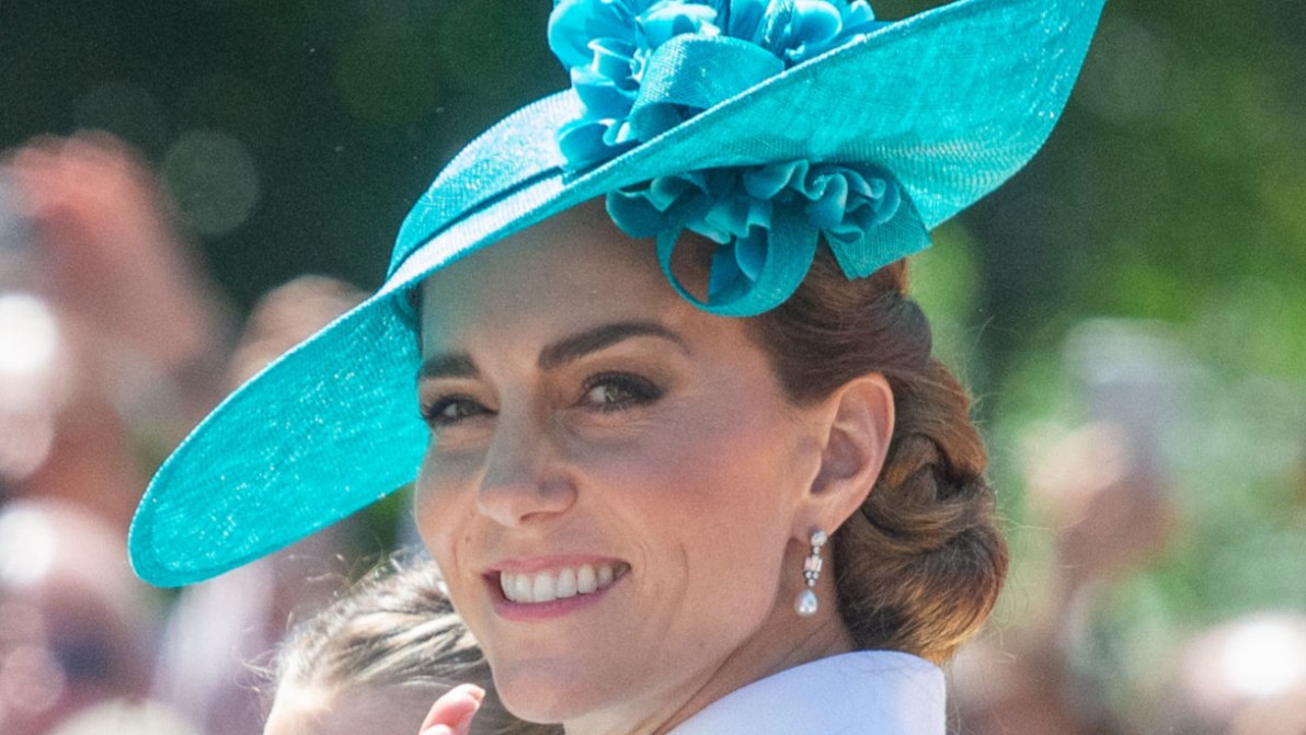Kate Middleton, il colore dell’estate 2026 anticipato un anno fa. E non è il giallo burro
