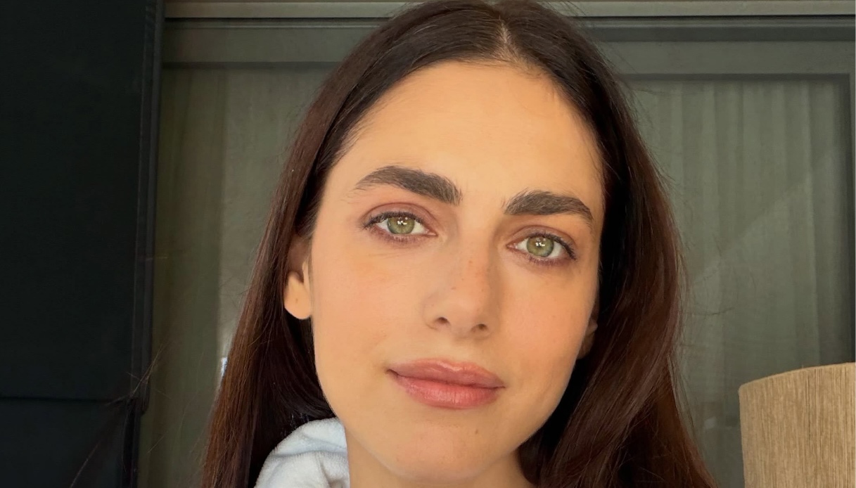 Miriam Leone, capelli da diva e abito nero: il look è magnetico