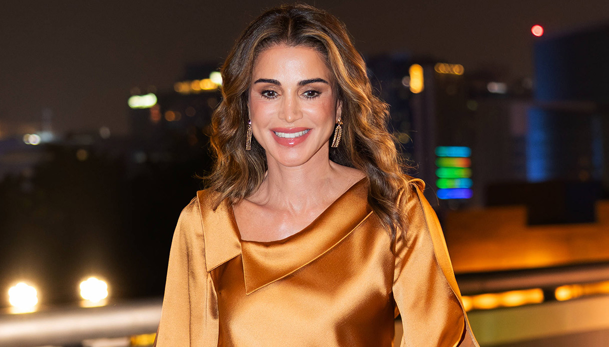 rania di giordania compie 56 anni ma nelle nuove foto dimostra 20 anni di meno da Dilei.it rania di giordania compie 56 anni ma nelle nuove foto dimostra 20 anni di meno