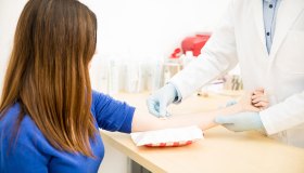Tumori, la diagnosi precoce grazie ai “radar” del DNA che circola nel sangue