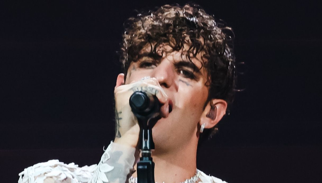 achille lauro su canale 5 con comuni immortali scaletta e ospiti del concerto a san siro da Dilei.it achille lauro su canale 5 con comuni immortali scaletta e ospiti del concerto a san siro
