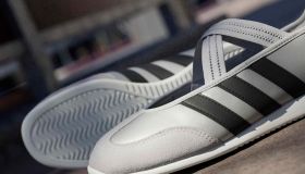Le sneakers Adidas diventano Mary Jane e si guadagnano il primato di scarpe più comode dell’autunno (oggi in sconto)