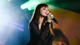 Annalisa, Napoleon jacket e pizzo prima dell’uscita del nuovo singolo con Madame