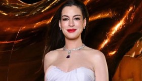 Il red lipstick perfetto non esiste fino a quando non vedi Anne Hathaway all’afterparty con questa shade di rosso