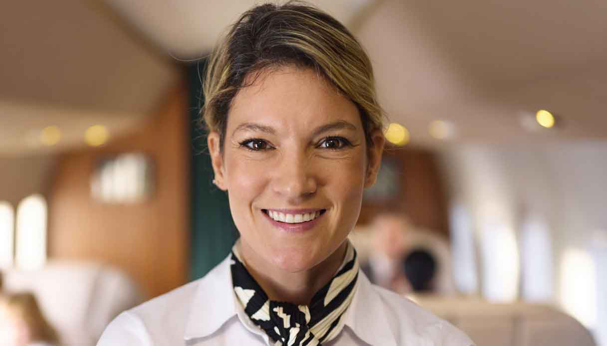 diventare hostess dopo i 50 anni la nuova tendenza delle compagnie di volo da Dilei.it diventare hostess dopo i 50 anni la nuova tendenza delle compagnie di volo