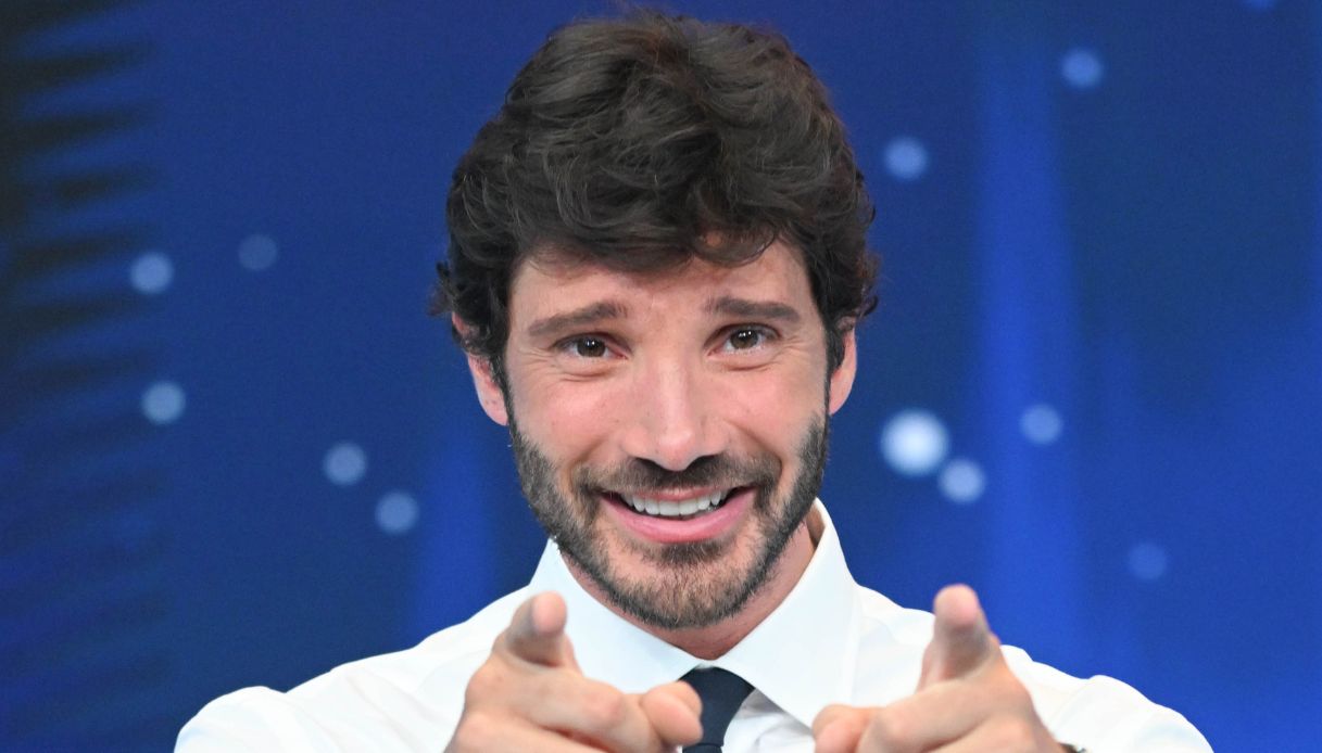 stefano de martino ritorno in tv con un omaggio celebre poi sbotta ma perch233 ridono tutti da Dilei.it stefano de martino ritorno in tv con un omaggio celebre poi sbotta ma perch233 ridono tutti
