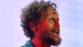 Jovanotti conquista Roma, fan in delirio per il concerto e l’omaggio a Emma Bonino