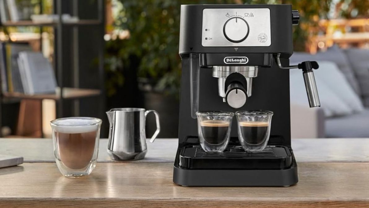 De’Longhi, la macchina che ti fa il caffè come al bar è al minimo storico su Amazon