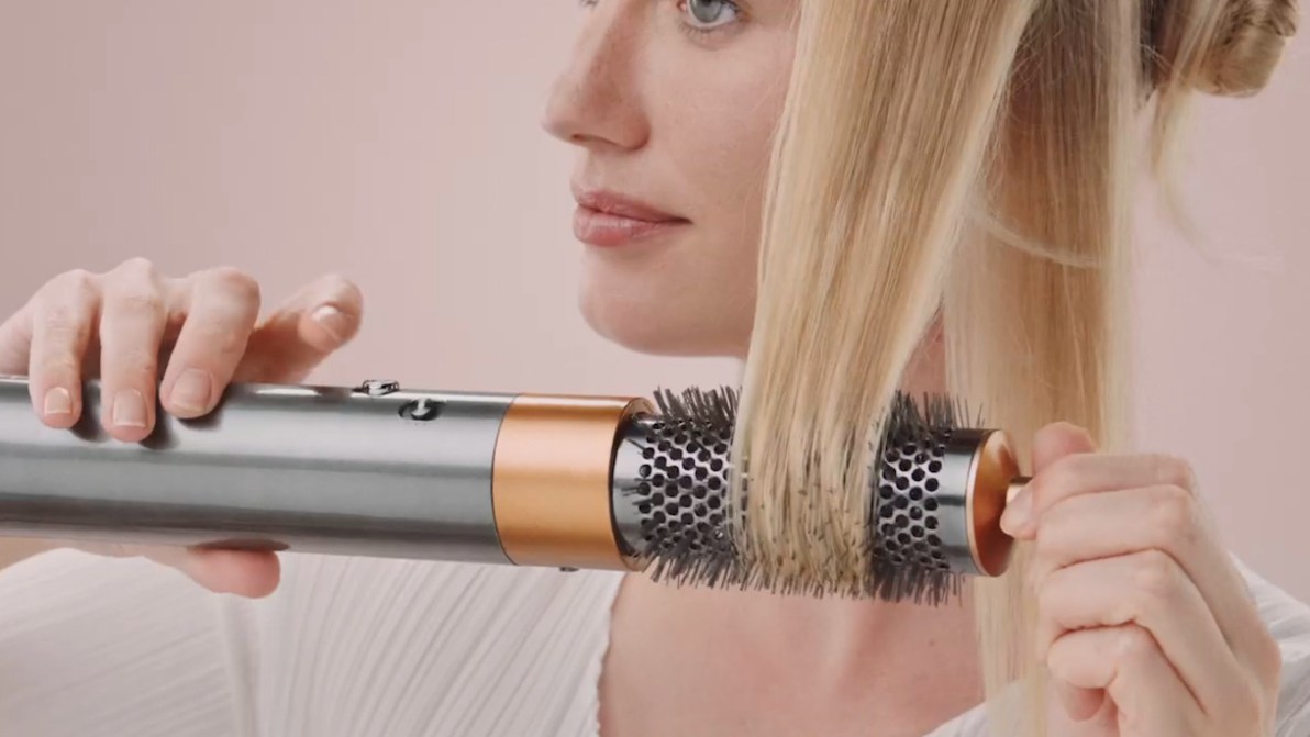 Dyson Airwrap Origin, l’oggetto del desiderio di ogni capello è scontato del 33%. Ora o mai più