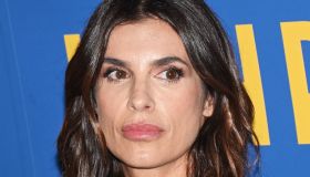 I pantaloni rossi di Elisabetta Canalis sono la nostra nuova ossessione