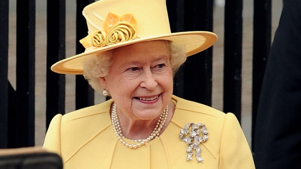 Le 10 spille più iconiche della Regina Elisabetta