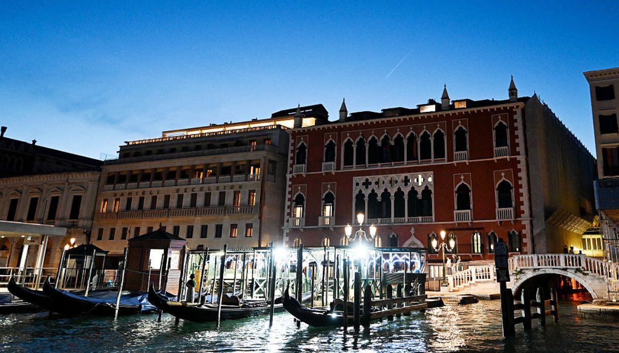 Dove alloggiano gli attori e le attrici durante il Festival di Venezia tra lusso e hotel da sogno