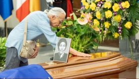 Emma Bonino, aperta la camera ardente: il saluto commosso della sorella