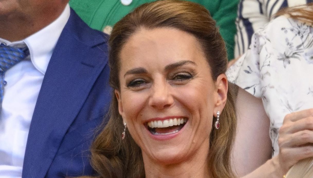 le sneakers veja in offerta sono le scarpe che vedremo ovunque questo autunno e sono le preferite di kate middleton da Dilei.it le sneakers veja in offerta sono le scarpe che vedremo ovunque questo autunno e sono le preferite di kate middleton