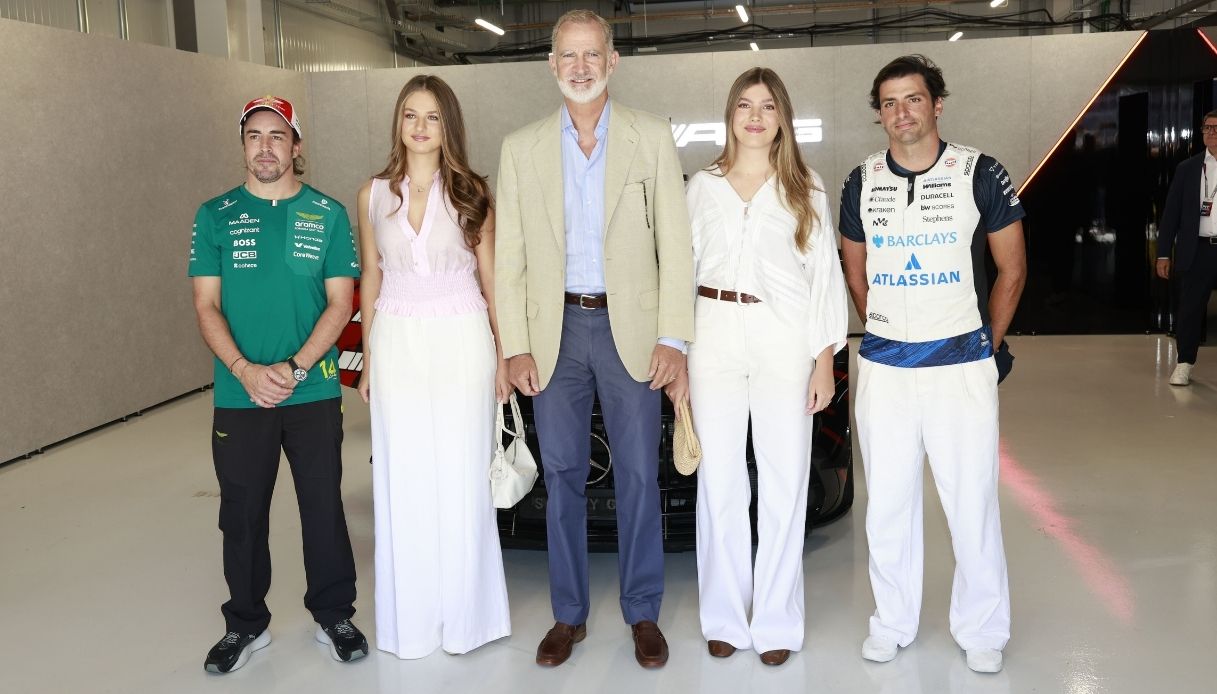 Leonor e Sofia di Spagna con Re Felipe al GP