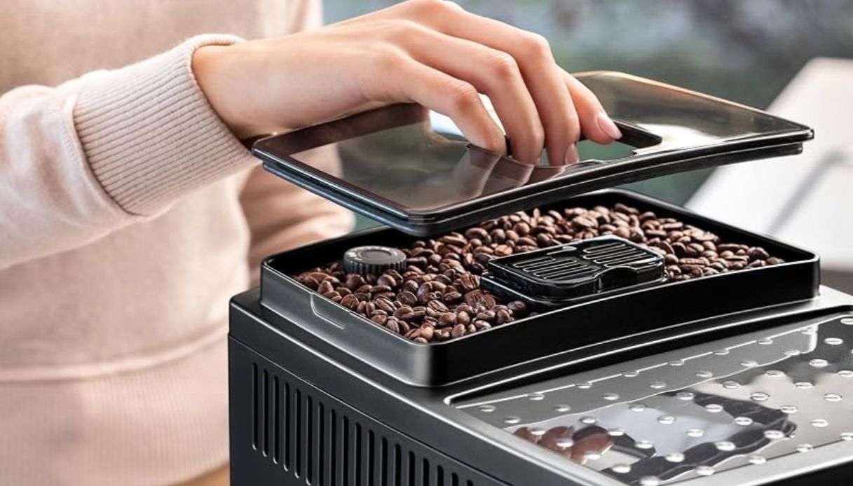 Macchina caffè elettrica offerta