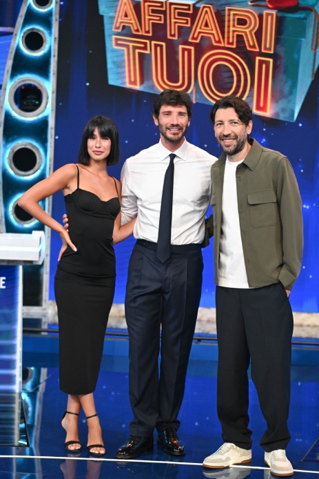 Martina Miliddi, Stefano De Martino e Herbert Ballerina nel nuovo studio di "Affari Tuoi"