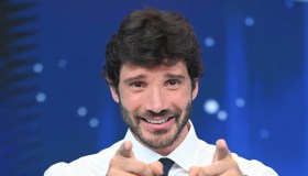 Affari Tuoi, baby shower in diretta nello studio di Stefano De Martino. E Ilenia sbanca