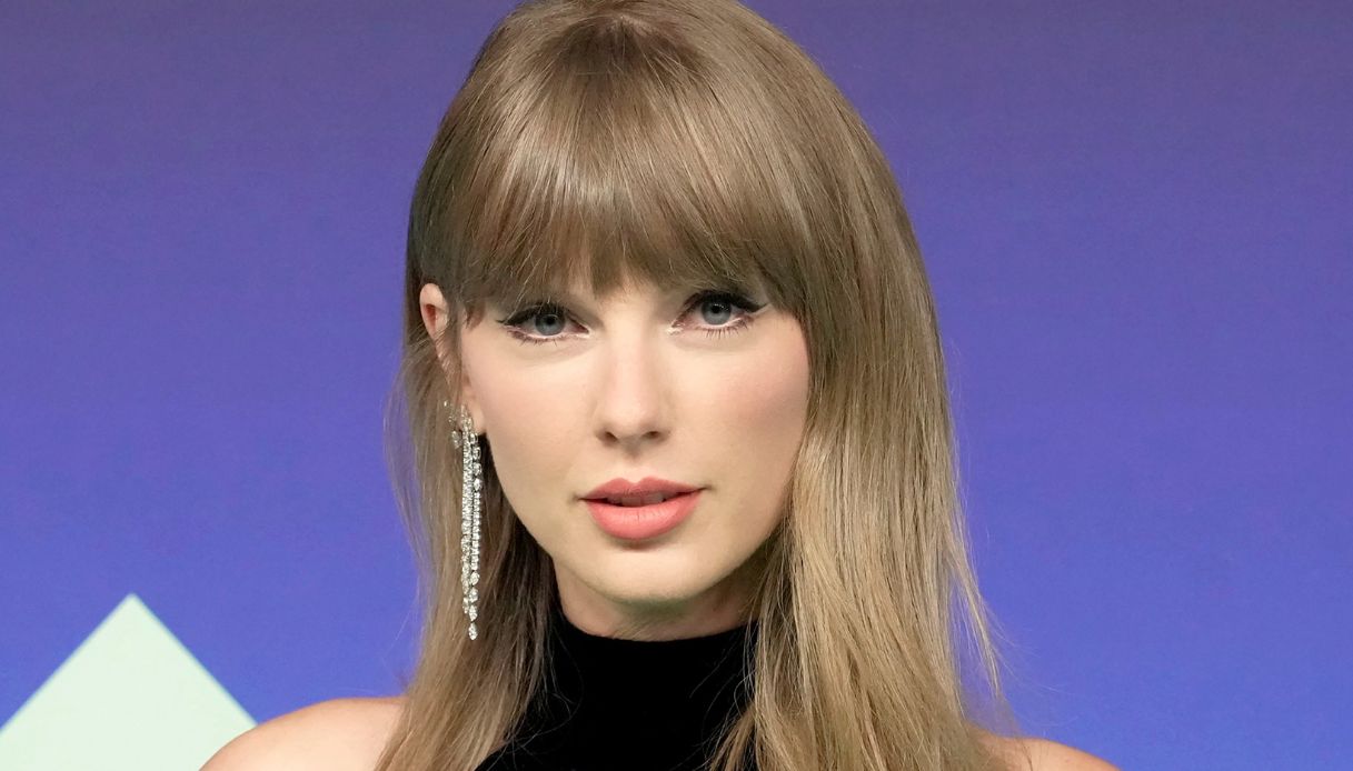 taylor swift cambia le regole del cat eye il segreto del make up occhi che apre lo sguardo e lo rende magnetico da Dilei.it taylor swift cambia le regole del cat eye il segreto del make up occhi che apre lo sguardo e lo rende magnetico