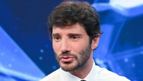 Ad Affari Tuoi si balla: la scelta difficile di Tatiana e l’emozione di Stefano De Martino