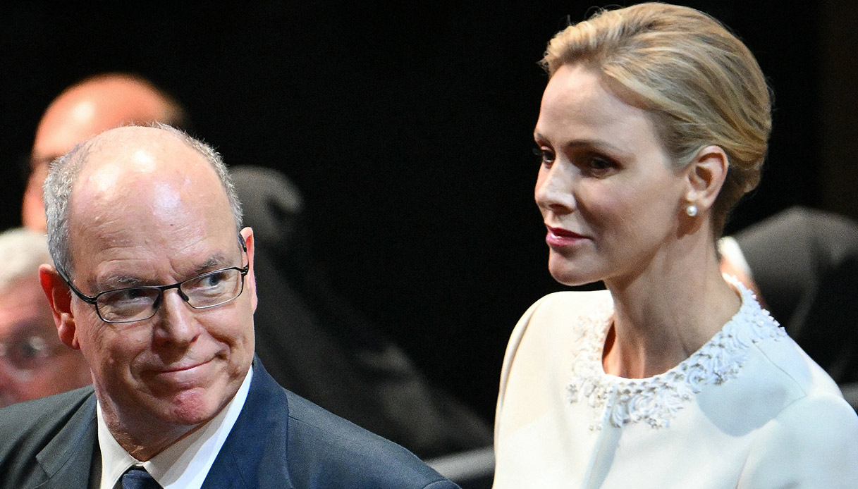 charlene di monaco in bianco per papa leone infrange le regole macron estasiato da Dilei.it charlene di monaco in bianco per papa leone infrange le regole macron estasiato