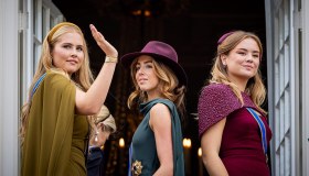 Amalia, Alexia e Ariane d’Olanda, il confronto spietato delle Principesse sorelle