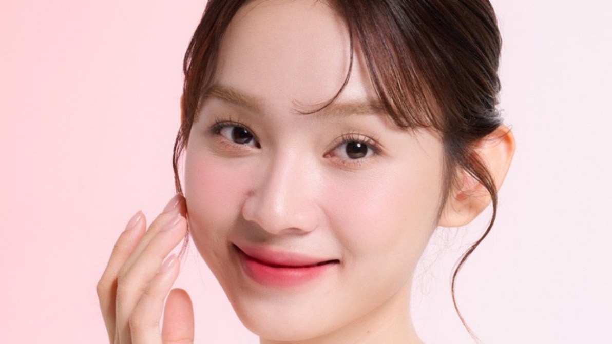 Come funziona il blush che cambia colore con il pH e perché è una svolta per un colorito su misura