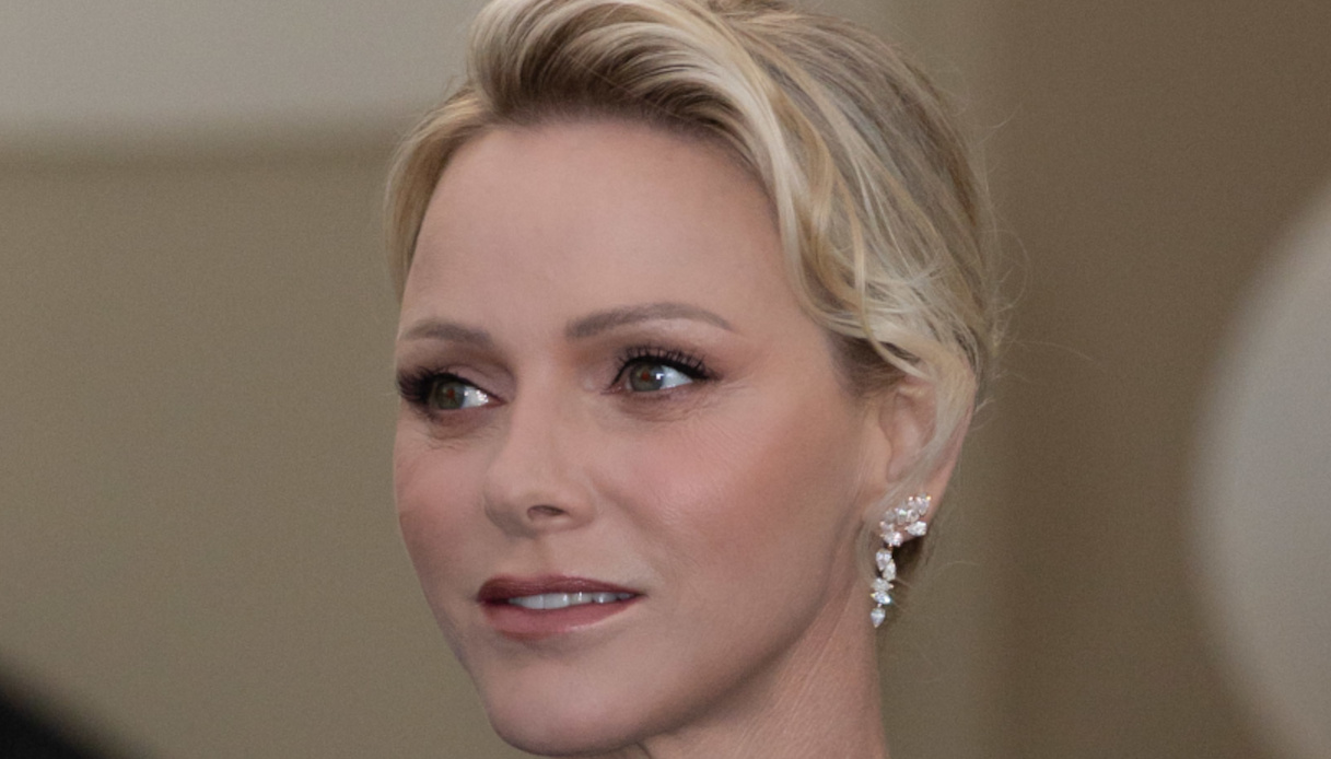 charlene di monaco l8217abito nero con cascata scintillante che si ispira a kate middleton da Dilei.it charlene di monaco l8217abito nero con cascata scintillante che si ispira a kate middleton
