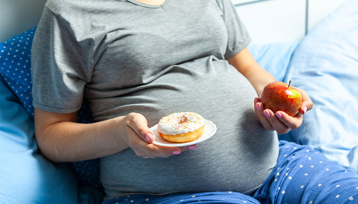 Gravidanza, nel primo trimestre (e non solo) conta mangiare bene: ecco cosa fare