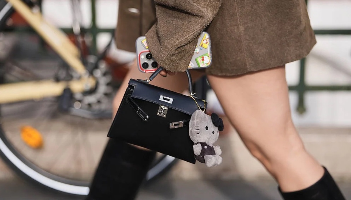 hello kitty snoopy e gli altri personaggi della nostra infanzia sono la nostalgica tendenza moda autunno che tutte ci meritiamo da Dilei.it hello kitty snoopy e gli altri personaggi della nostra infanzia sono la nostalgica tendenza moda autunno che tutte ci meritiamo